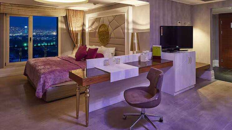 Doubletree By Hilton Hotel Izmir - Alsancak